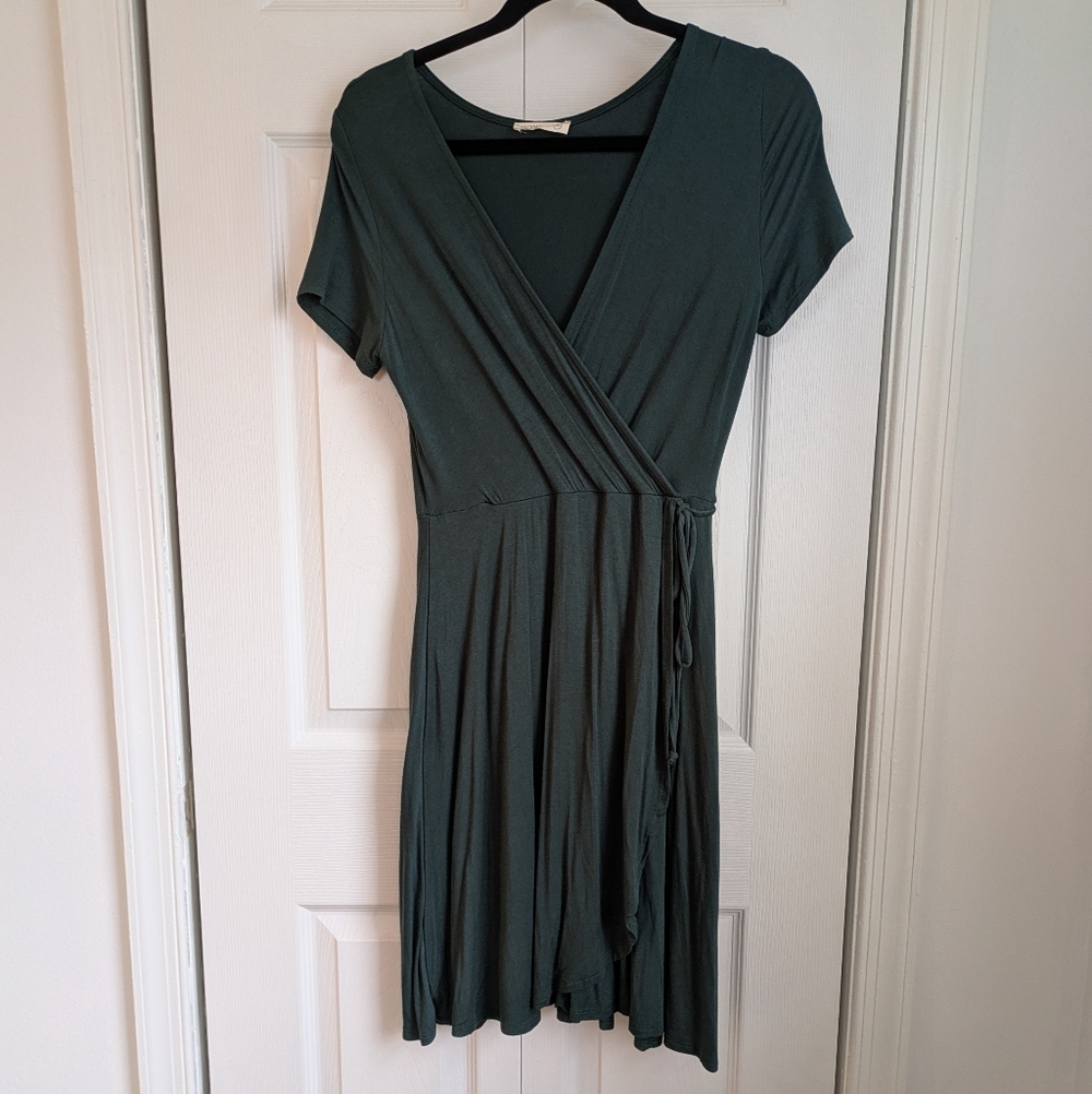 Sozy Nilia Mini Wrap Dress in Emerald